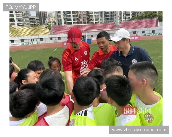 足球联赛在青训扶持中推动俱乐部间资源共享与联合训练营，足球俱乐部青训发展计划